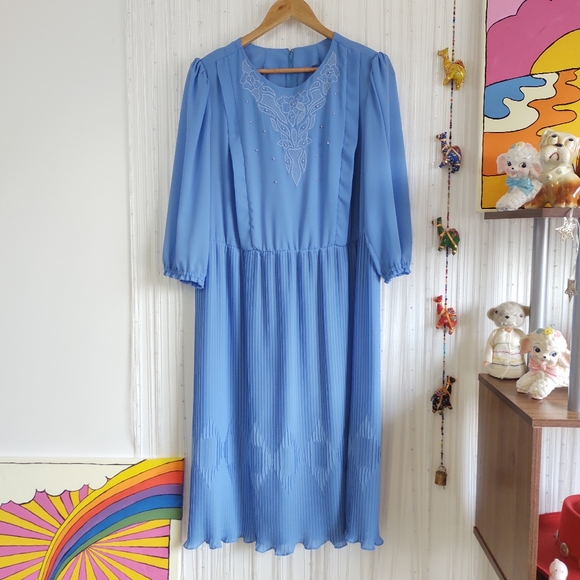 Vintage Blue Dress - Picture 4 of 11